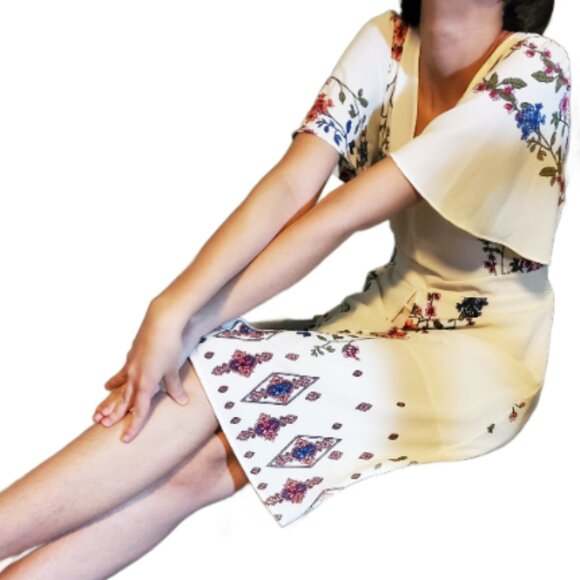 NEW HeartSoul Beige with Multicolor Flower Designed Comfort Jumpsuit Dress SZ L - Picture 2 of 8